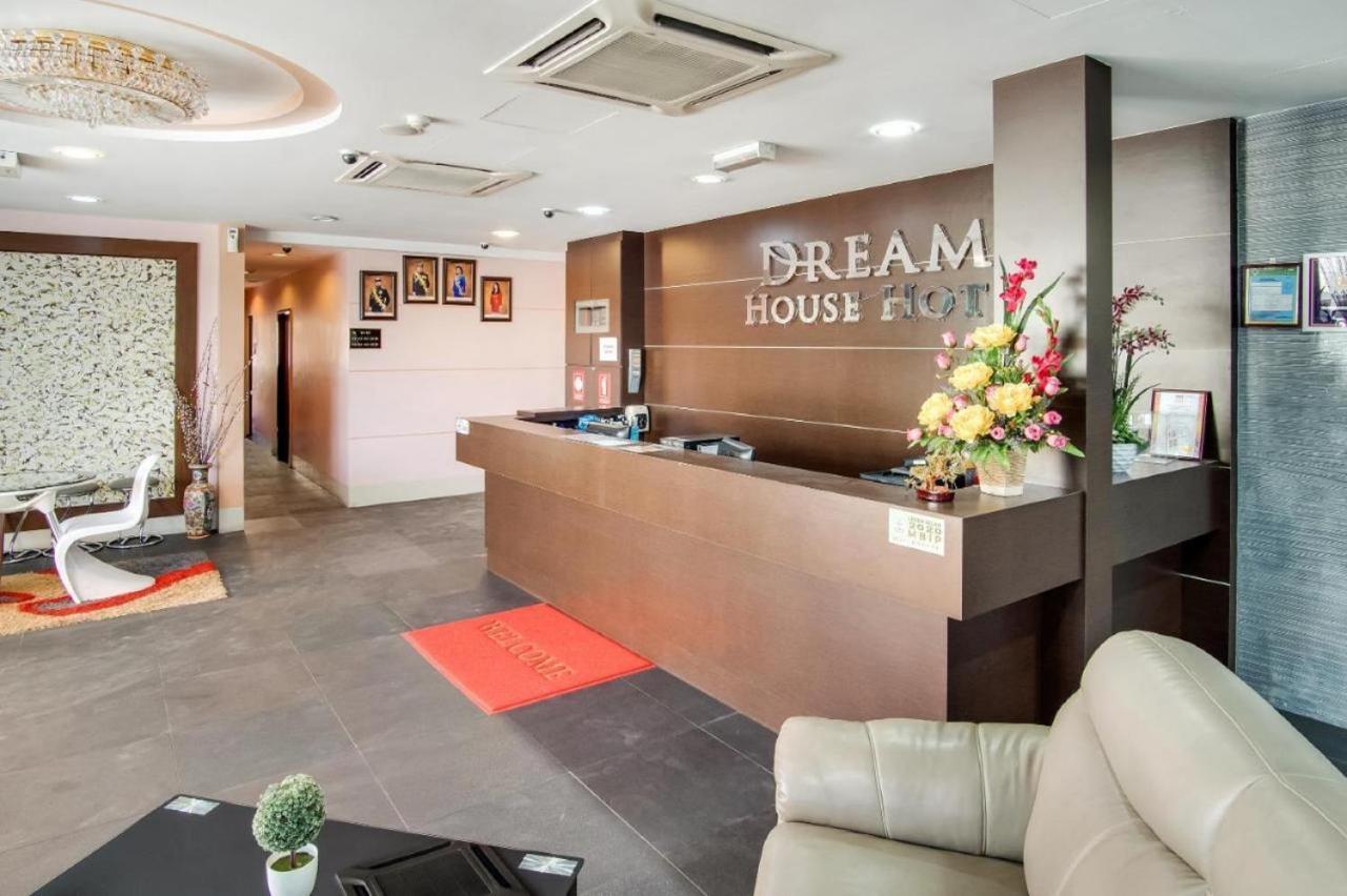 Dream House Hotel Skudai Exterior foto